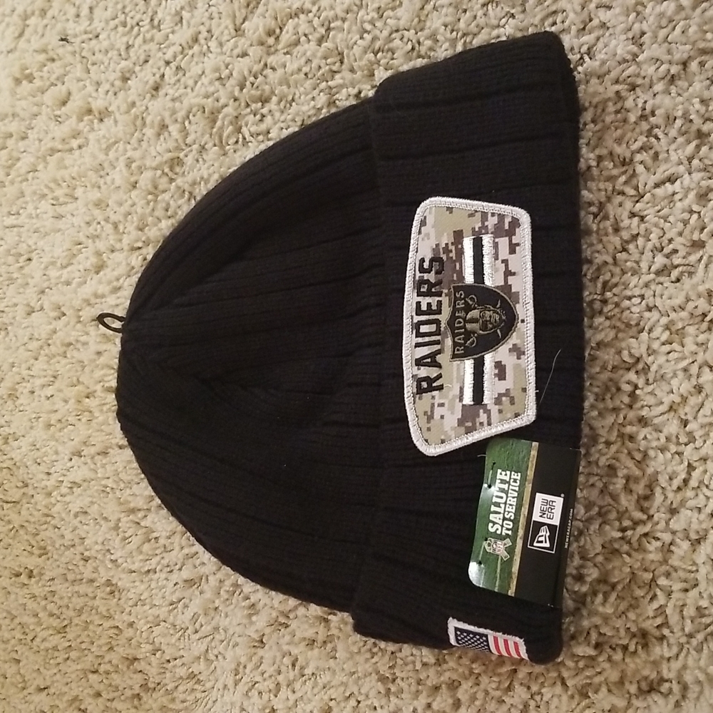 COPY - COPY - New Era Las Vegas Raiders Salute to Service hat.